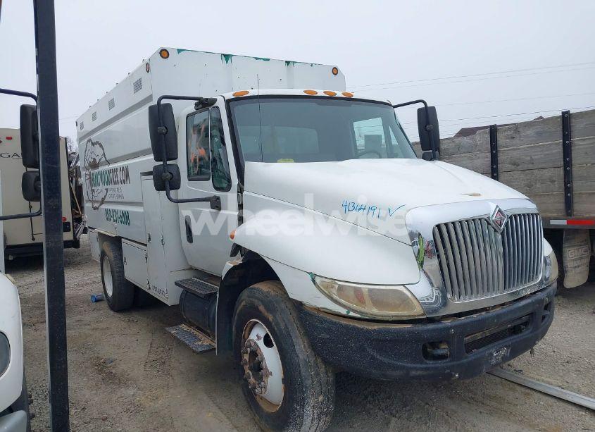 2003 International 4000 4400 (VIN 1HTMKAAM13H557947) main photo