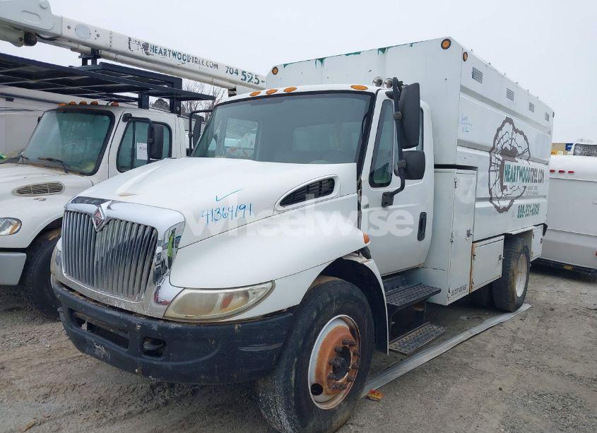 Photo 2 of 2003 International 4000 4400 (VIN 1HTMKAAM13H557947)