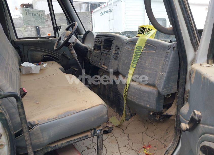 Photo 5 of 2003 International 4000 4400 (VIN 1HTMKAAM13H557947)