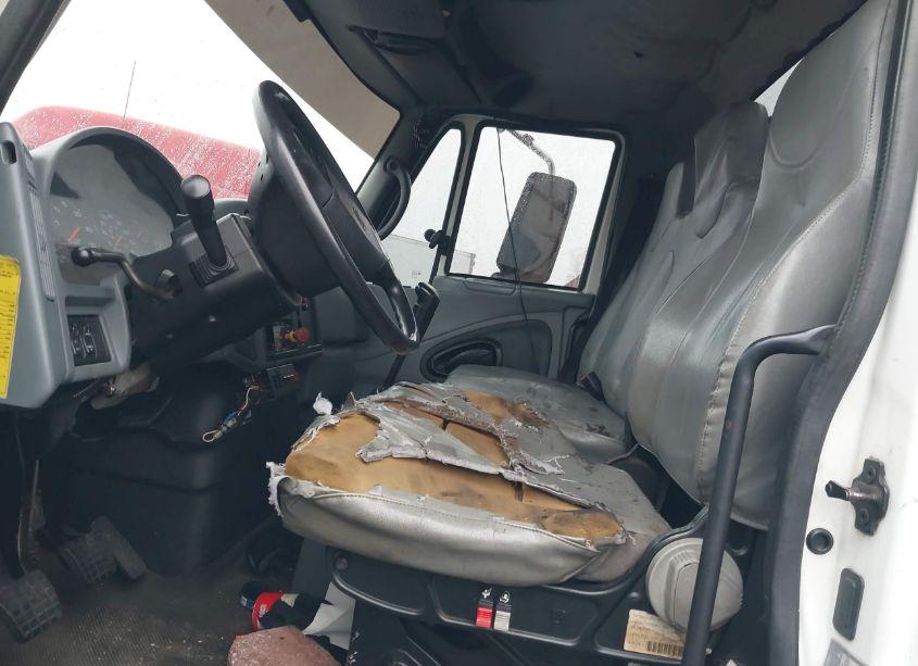 Photo 7 of 2002 International 4000 4400 (VIN 1HTMKAAM72H389777)