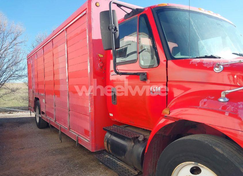 Photo 13 of 2002 International 4000 4400 (VIN 1HTMKAAN32H408768)