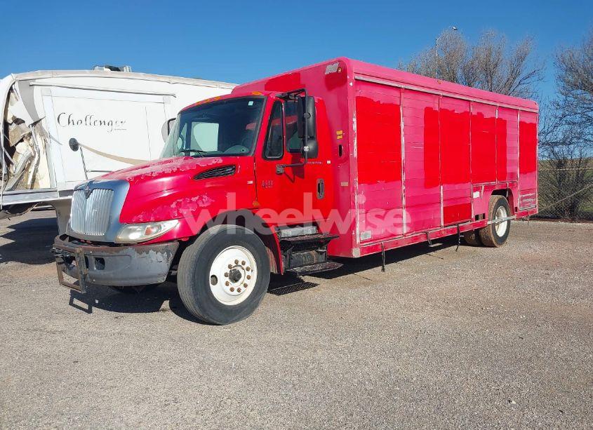 Photo 2 of 2002 International 4000 4400 (VIN 1HTMKAAN32H408768)