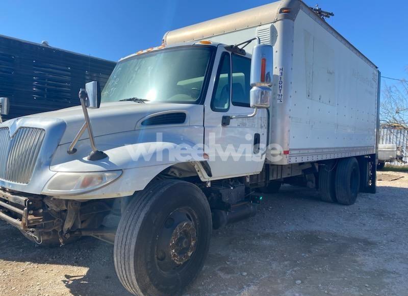 2005 International 4000 4400 (VIN 1HTMKAAN35H690902) main photo