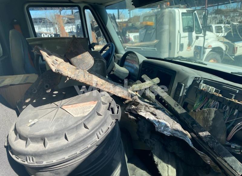 Photo 7 of 2005 International 4000 4400 (VIN 1HTMKAAN35H690902)