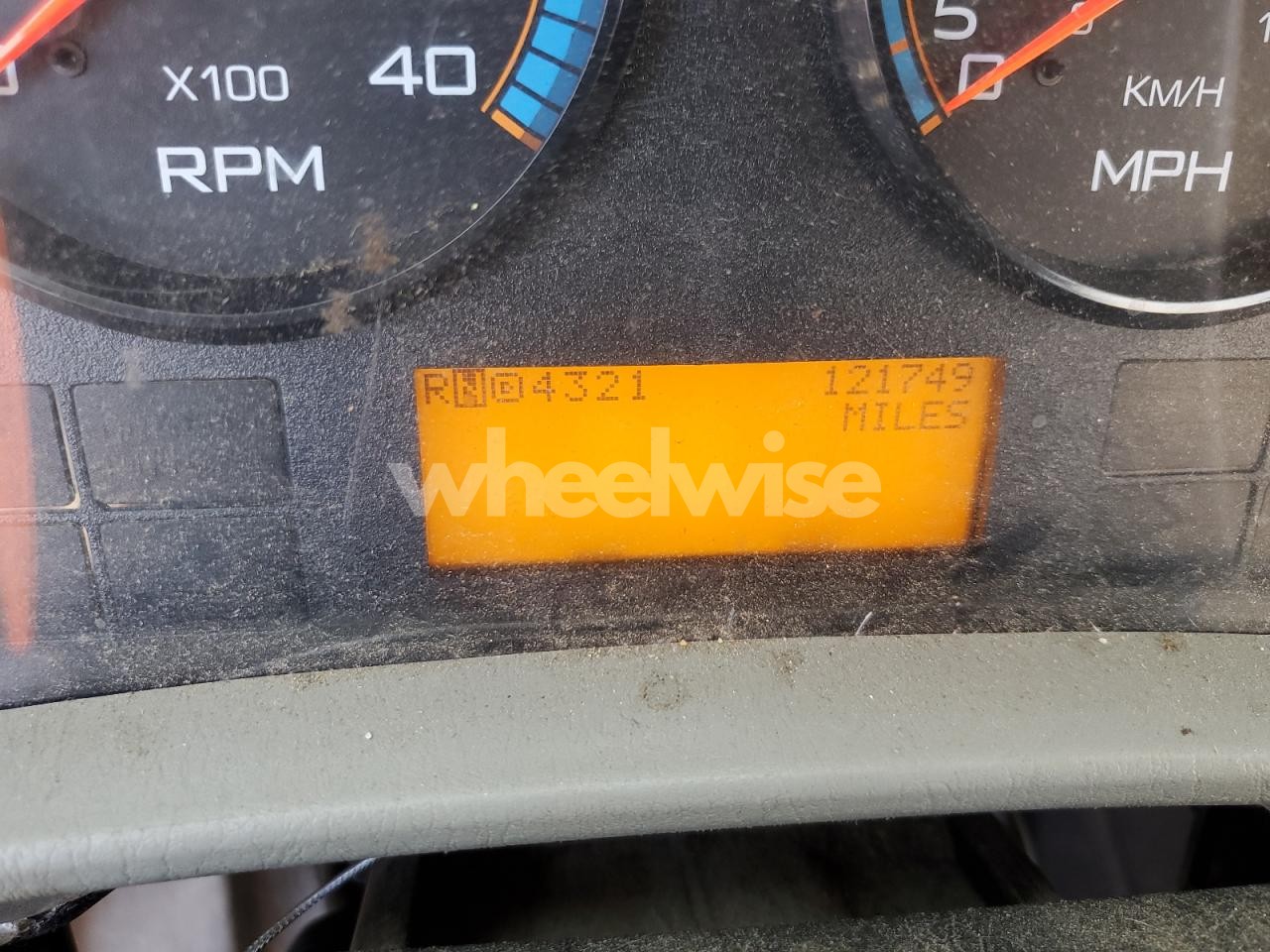 Photo 8 of 2011 INTERNATIONAL 4400 BUCKET TRUCK (VIN 1HTMKAANXBH376160)