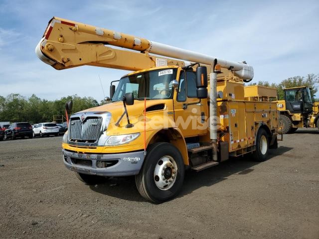 Photo 3 of 2011 INTERNATIONAL 4400 BUCKET TRUCK N/A (VIN 1HTMKAARXBH383855)