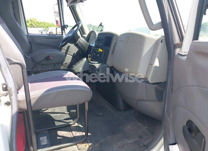 Photo 7 of 2016 International 4000 4400 (VIN 1HTMKSTN7GH415734)