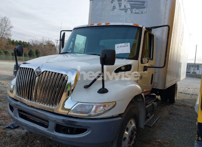 Photo 2 of 2006 International 4000 4300 (VIN 1HTMMAAL46H196252)