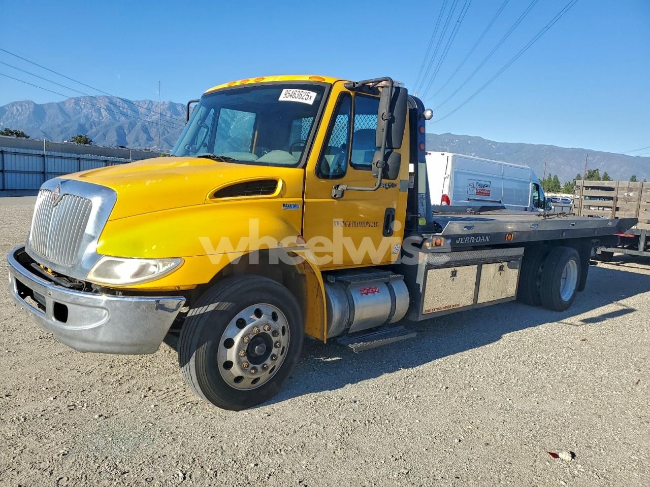 2013 INTERNATIONAL 4300 ROLLBACK TRUCK (VIN 1HTMMAAL5DH127681) main photo