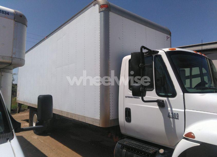 Photo 16 of 2004 International 4000 4300 (VIN 1HTMMAAL84H672788)