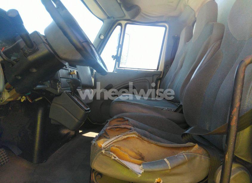 Photo 7 of 2004 International 4000 4300 (VIN 1HTMMAAL84H672788)