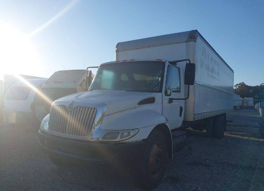 Photo 2 of 2005 International 4000 4300 (VIN 1HTMMAAL85H171627)