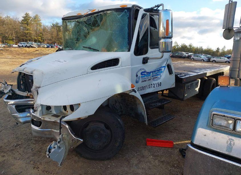 Photo 2 of 2005 International 4300 4300 (VIN 1HTMMAAM25H681271)