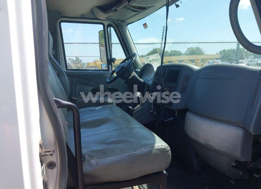 Photo 7 of 2003 International 4000 4300 (VIN 1HTMMAAM33H556311)