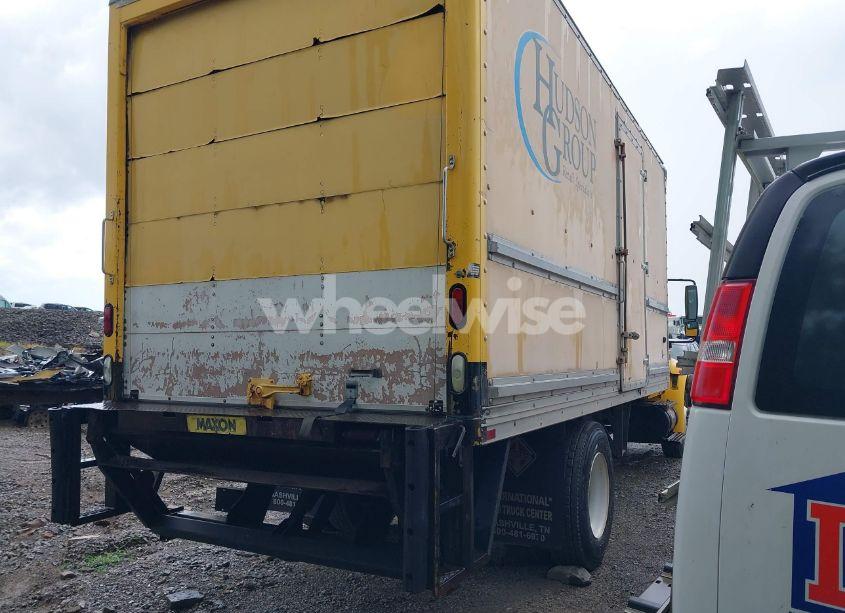 Photo 4 of 2005 International 4000 4300 (VIN 1HTMMAAM85H104776)