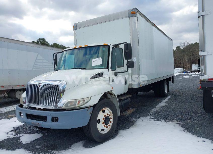 Photo 2 of 2004 International 4000 4300 (VIN 1HTMMAAM94H610826)