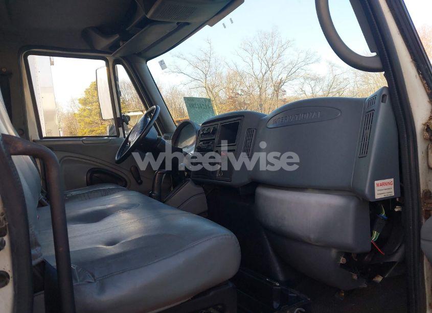 Photo 7 of 2004 International 4000 4300 (VIN 1HTMMAAM94H610826)