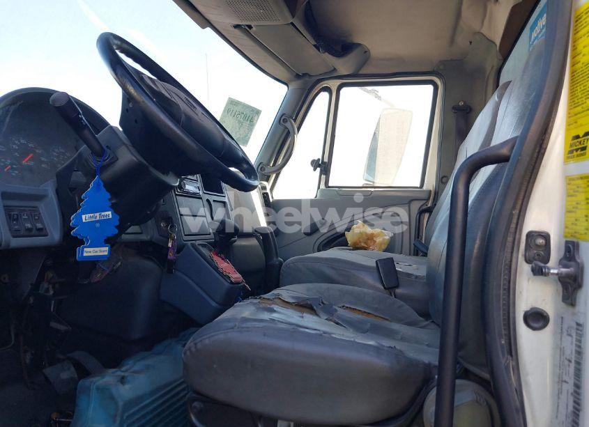 Photo 7 of 2006 International 4000 4300 (VIN 1HTMMAAM96H341858)