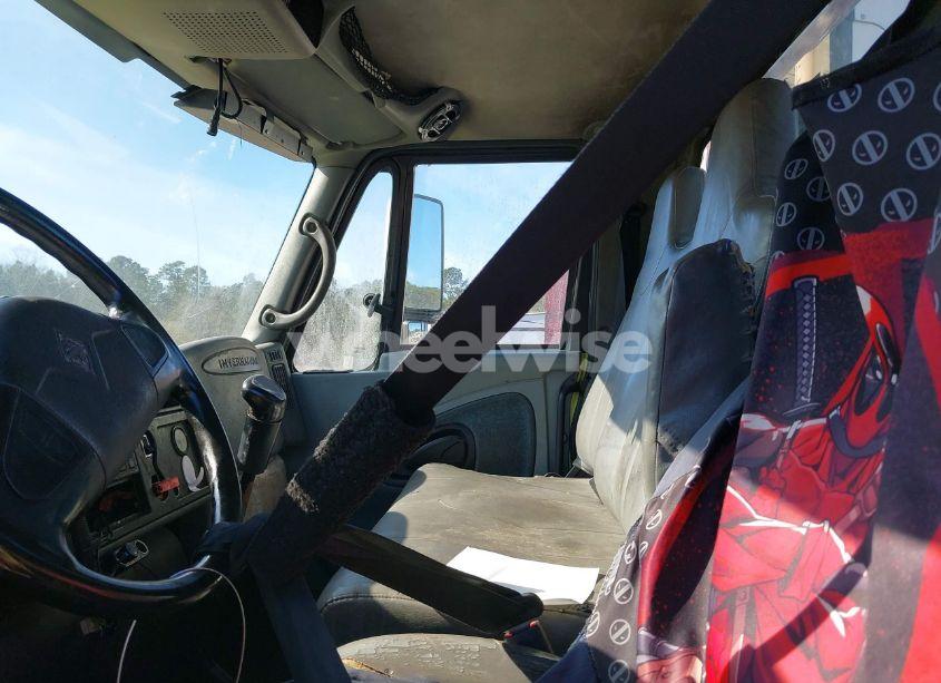 Photo 7 of 2004 International 4000 4300 (VIN 1HTMMAAMX4H609717)