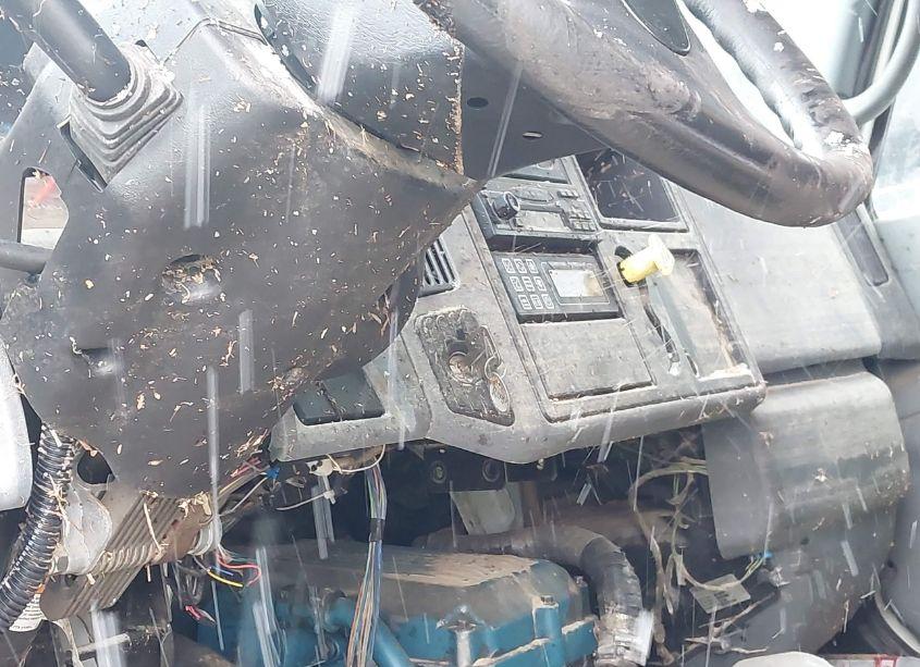 Photo 11 of 2005 International 4000 4300 (VIN 1HTMMAAN05H136646)