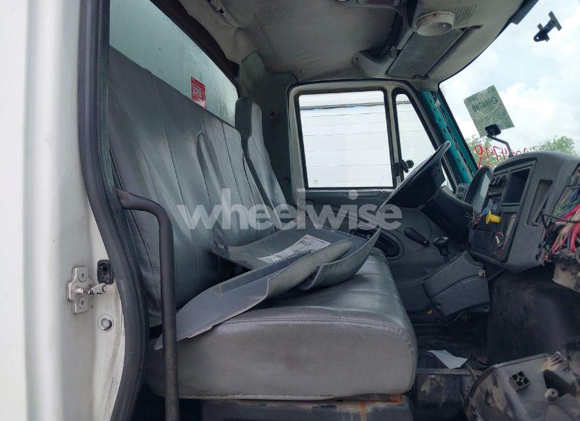 Photo 6 of 2007 International 4000 4300 (VIN 1HTMMAAN37H395781)