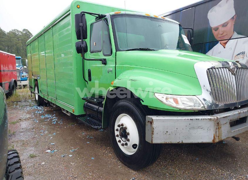 2002 International 4000 4300 (VIN 1HTMMAAN52H544023) main photo