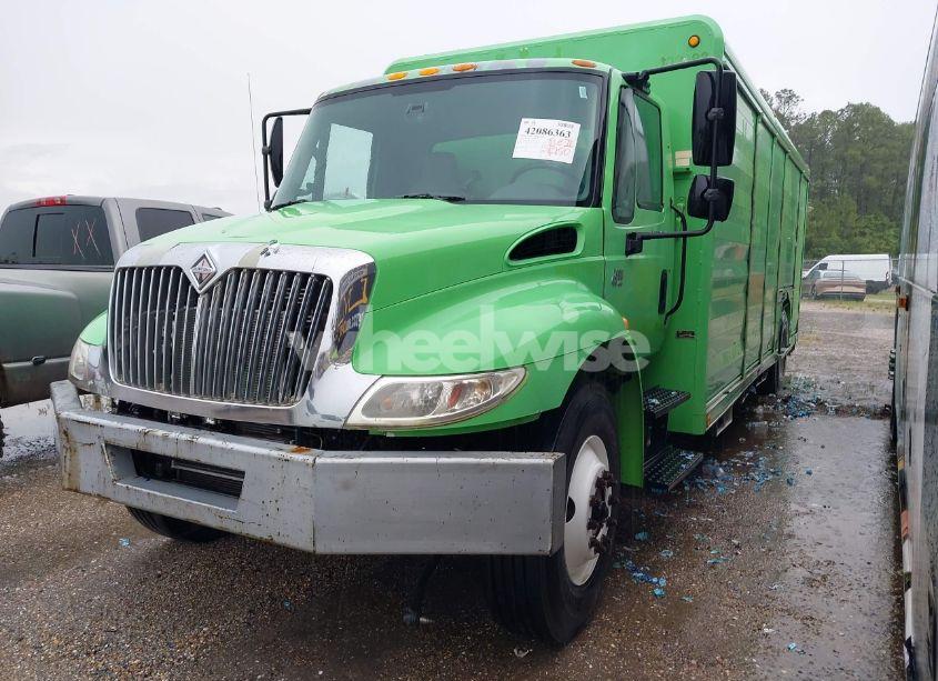 Photo 2 of 2002 International 4000 4300 (VIN 1HTMMAAN52H544023)