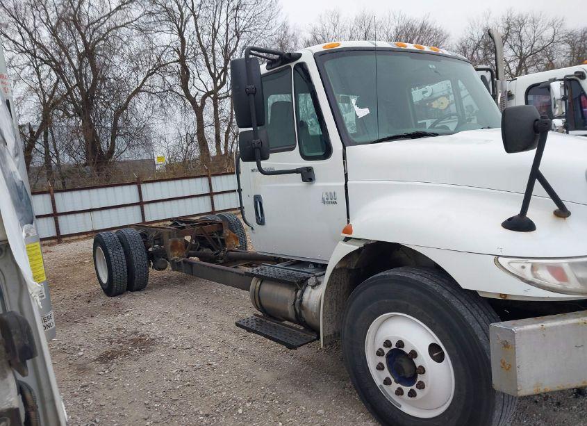 Photo 12 of 2003 International 4000 4300 (VIN 1HTMMAANX3H568478)