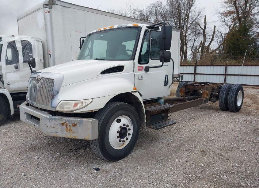 Photo 2 of 2003 International 4000 4300 (VIN 1HTMMAANX3H568478)