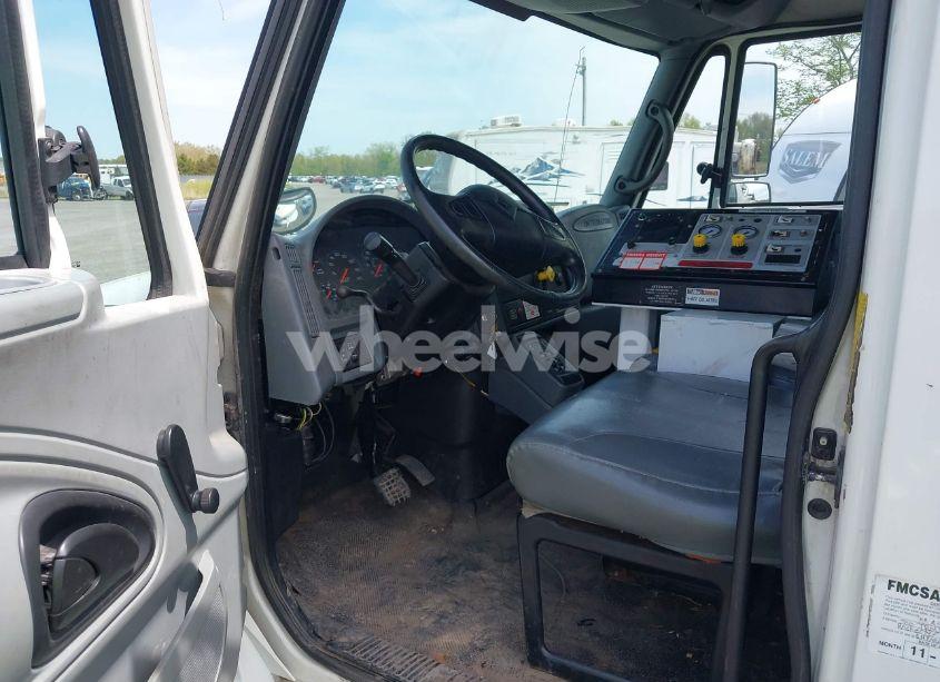 Photo 7 of 2007 International 4000 4300 (VIN 1HTMMAANX7H447682)