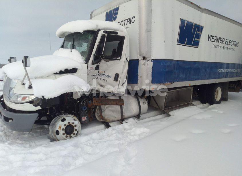 Photo 2 of 2018 International Durastar 4300 (VIN 1HTMMMML0JH212615)