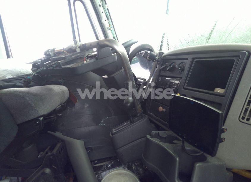 Photo 5 of 2018 International Durastar 4300 (VIN 1HTMMMML0JH212615)