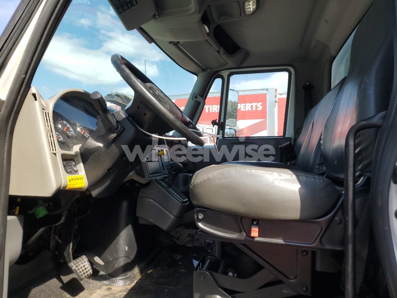 Photo 5 of 2019 INTERNATIONAL 4000 4300 (VIN 1HTMMMML3KH700779)
