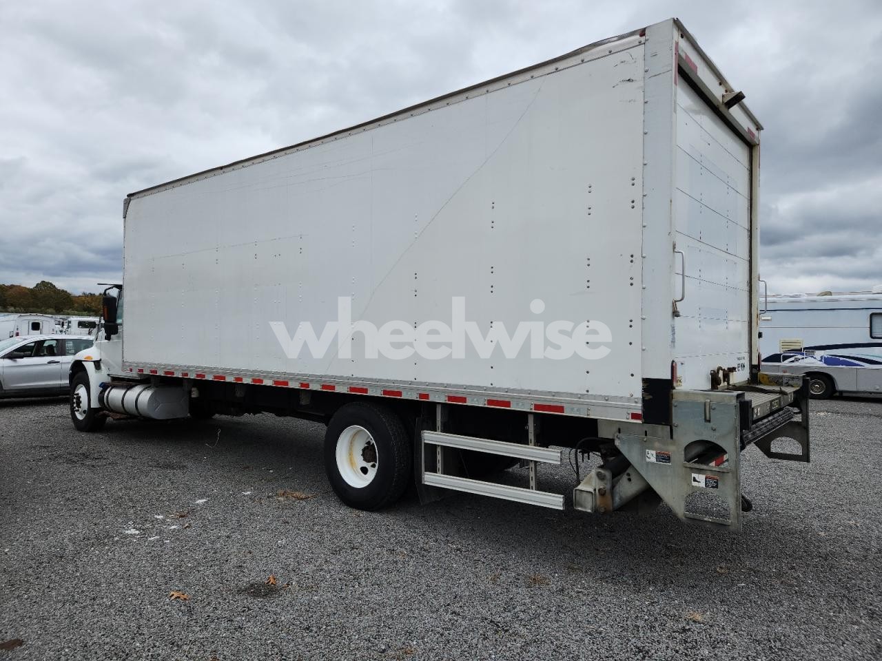 Photo 2 of 2019 INTERNATIONAL 4300 BOX TRUCK (VIN 1HTMMMML5KH008720)