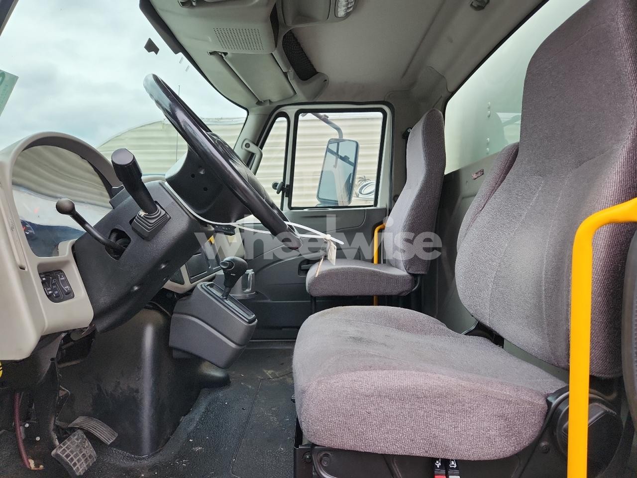 Photo 7 of 2019 INTERNATIONAL 4300 BOX TRUCK (VIN 1HTMMMML5KH008720)