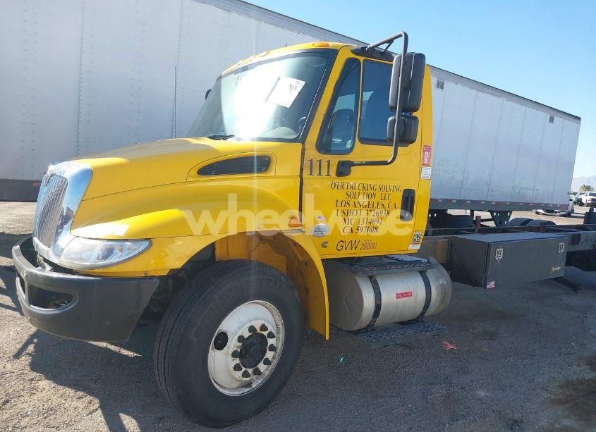 Photo 2 of 2019 International Durastar 4300 (VIN 1HTMMMML6KH382463)