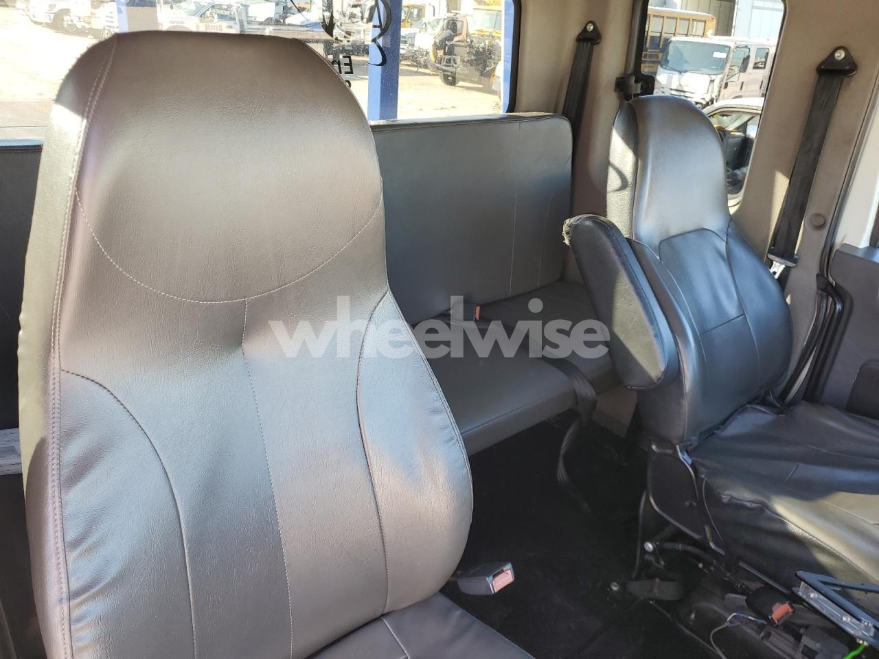 Photo 10 of 2019 INTERNATIONAL 4000 4300 - FLATBED TRUCK (VIN 1HTMMMML6KH593999)