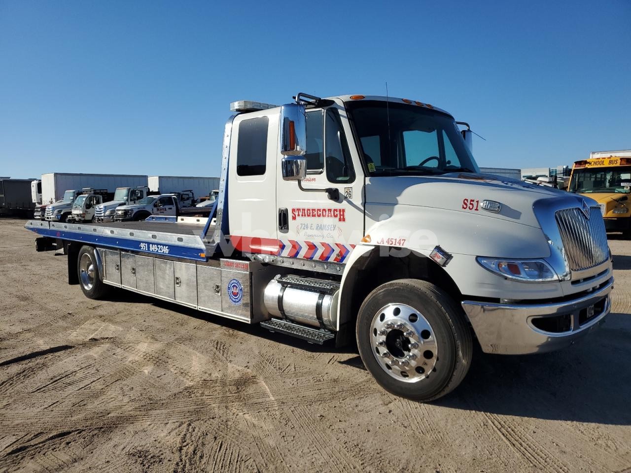 Photo 4 of 2019 INTERNATIONAL 4000 4300 - FLATBED TRUCK (VIN 1HTMMMML6KH593999)