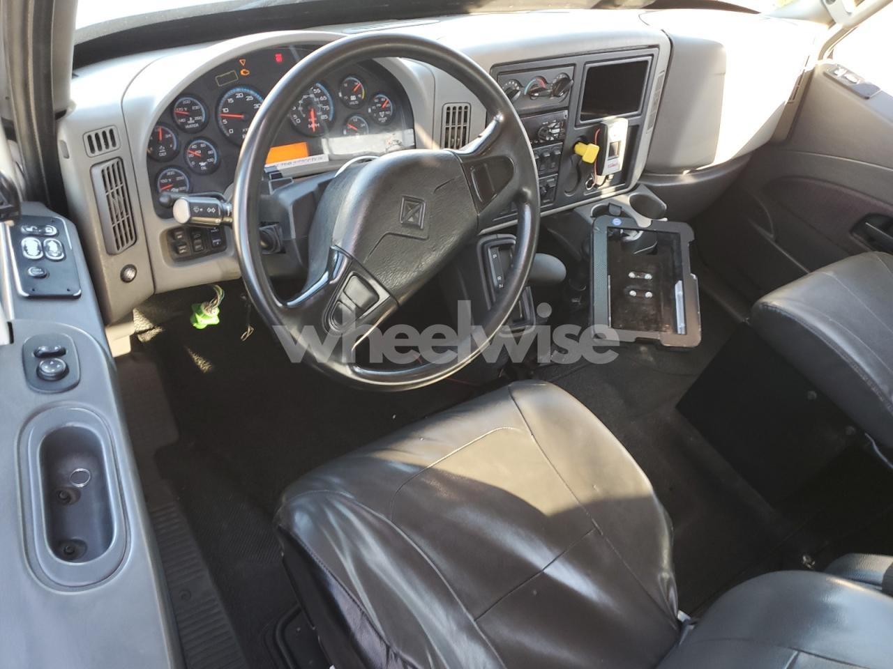 Photo 8 of 2019 INTERNATIONAL 4000 4300 - FLATBED TRUCK (VIN 1HTMMMML6KH593999)