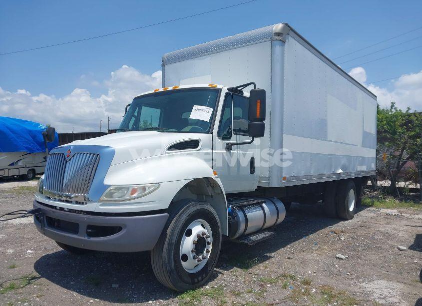 Photo 2 of 2017 International Durastar 4300 (VIN 1HTMMMMM4HH172199)