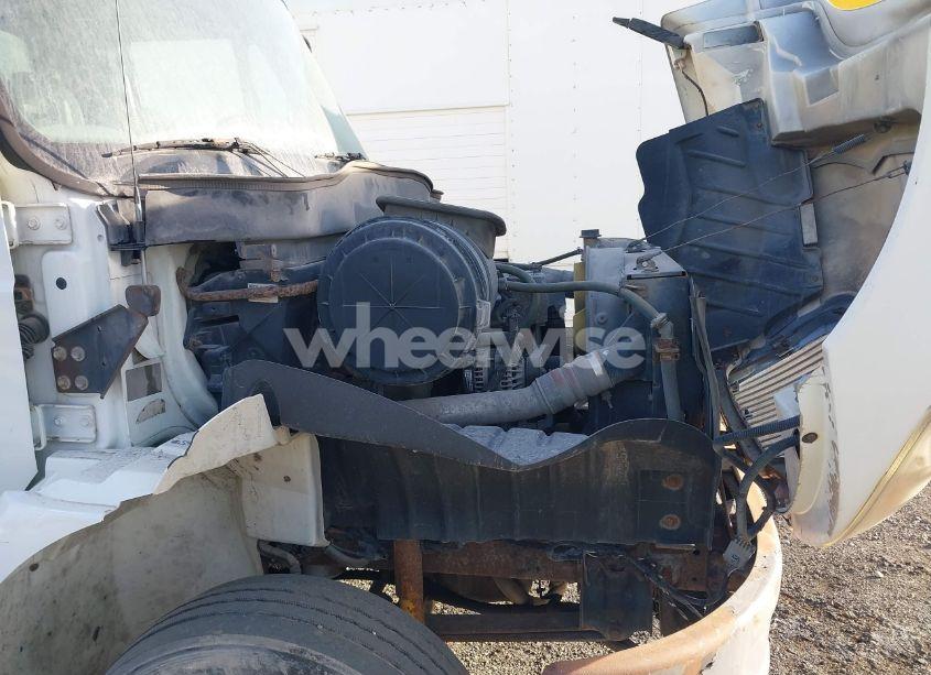 Photo 13 of 2002 International 4000 4300 (VIN 1HTMNAAL82H517166)