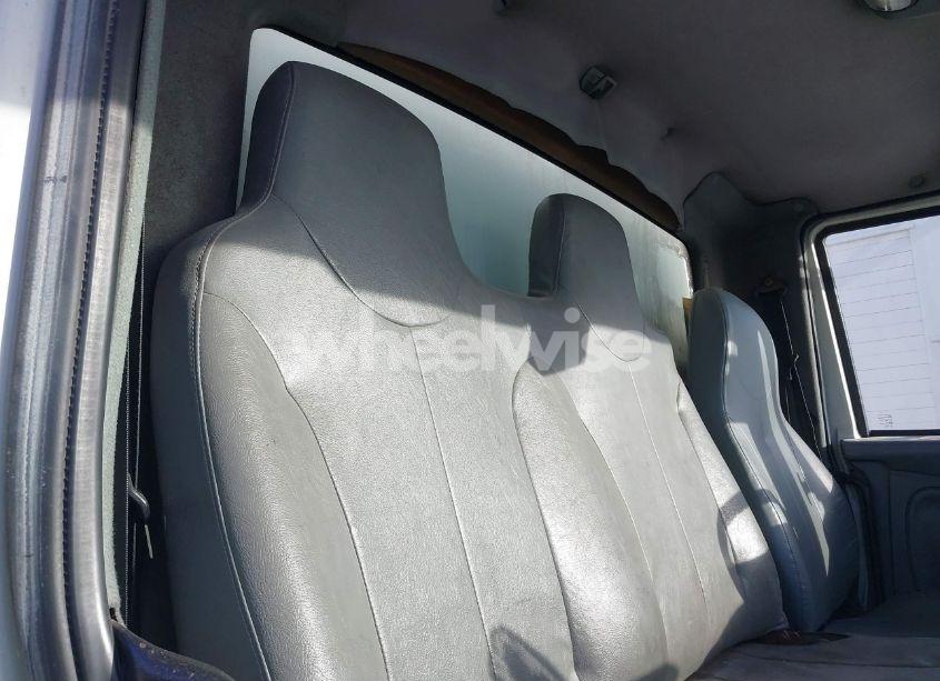 Photo 6 of 2002 International 4000 4300 (VIN 1HTMNAAL82H517166)