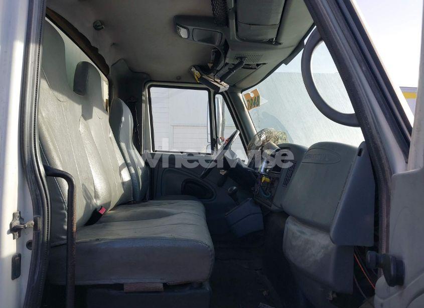 Photo 7 of 2002 International 4000 4300 (VIN 1HTMNAAL82H517166)