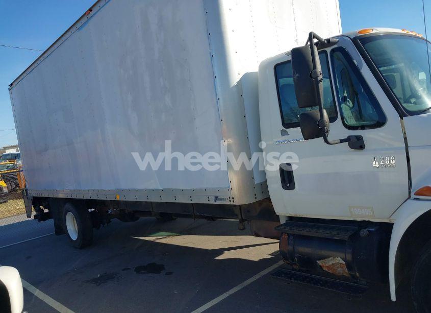 Photo 13 of 2006 International 4000 4200 (VIN 1HTMPAFM96H337678)