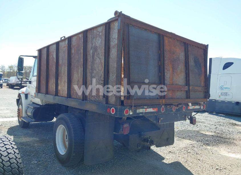 Photo 3 of 2003 International 4000 4200 (VIN 1HTMPAFN13H568921)