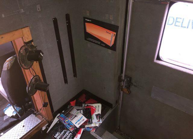 Photo 12 of 1999 International 4000 4700 (VIN 1HTSCAAM0XH618196)