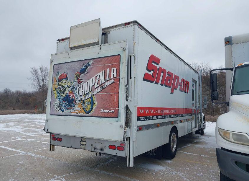 Photo 4 of 1999 International 4000 4700 (VIN 1HTSCAAM0XH618196)