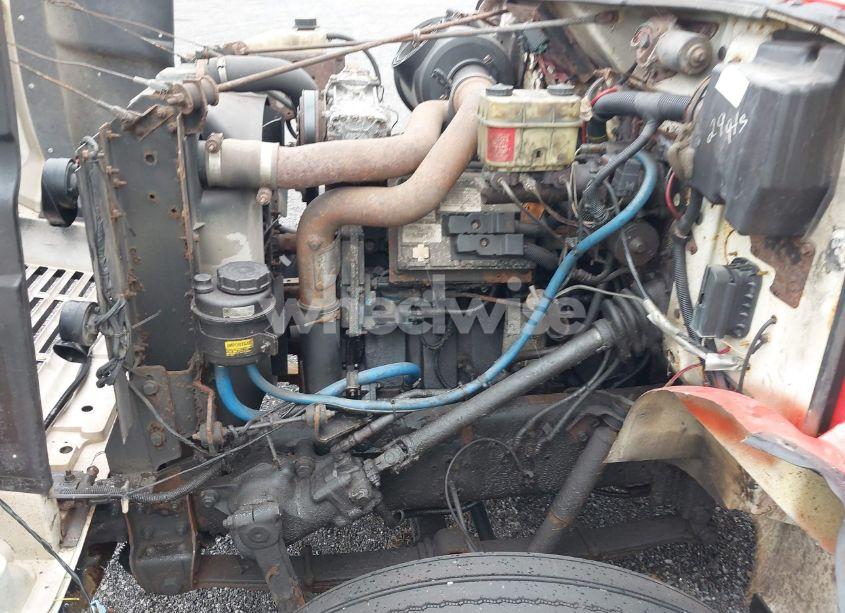 Photo 9 of 2001 International 4000 4700 (VIN 1HTSCAAM31H403984)