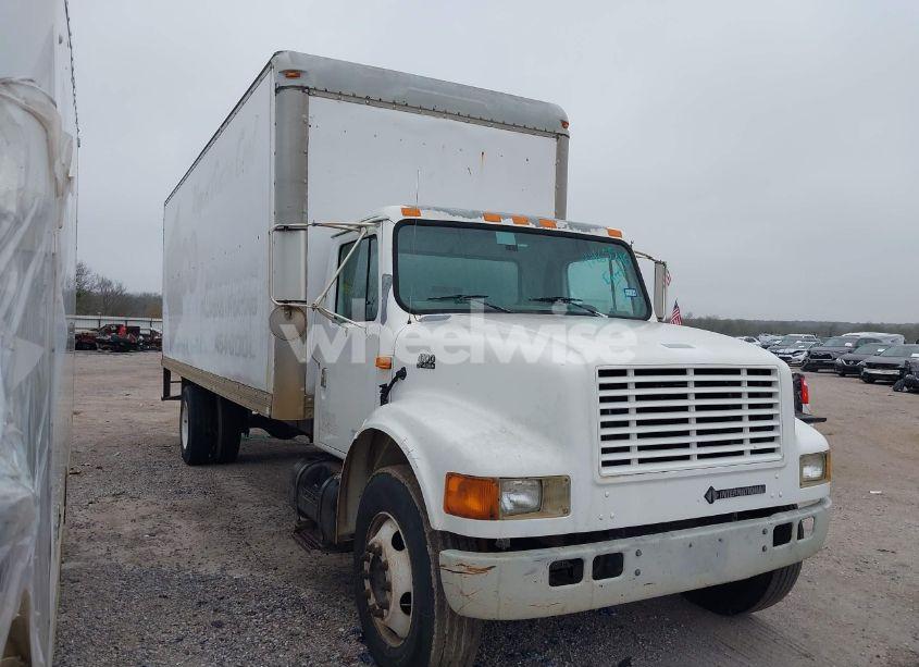 2001 International 4000 4700 (VIN 1HTSCAAM51H379073) main photo