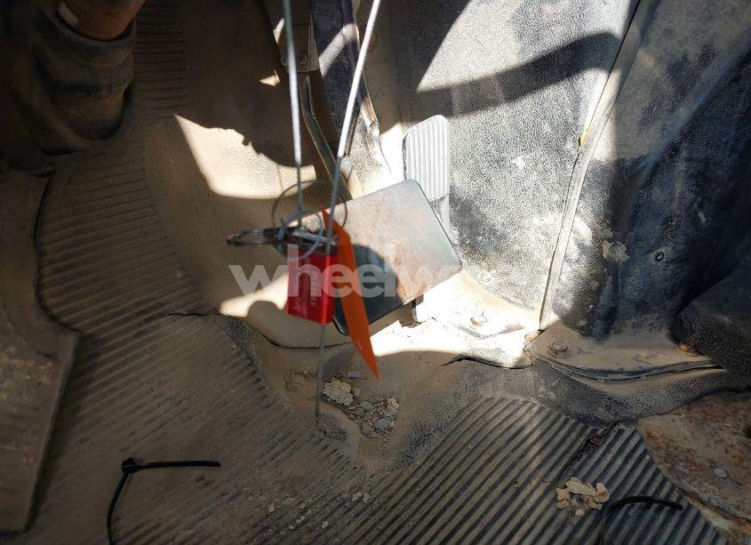 Photo 10 of 2001 International 4000 4700 (VIN 1HTSCAAM51H379073)